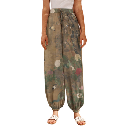 16th Century Chinese Painting by Yin Hong- Birds Gather under the Spring Willow Women’s Carrot Pants